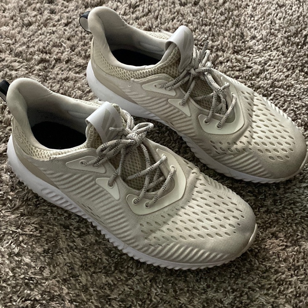 Adidas AlphaBounce size 8.5